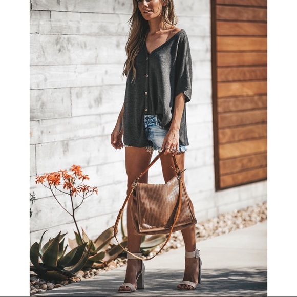 >>LAST<< Liza Short Sleeve Button Down Thermal - Picture 4 of 5